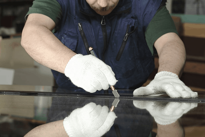 glass cutter scoring