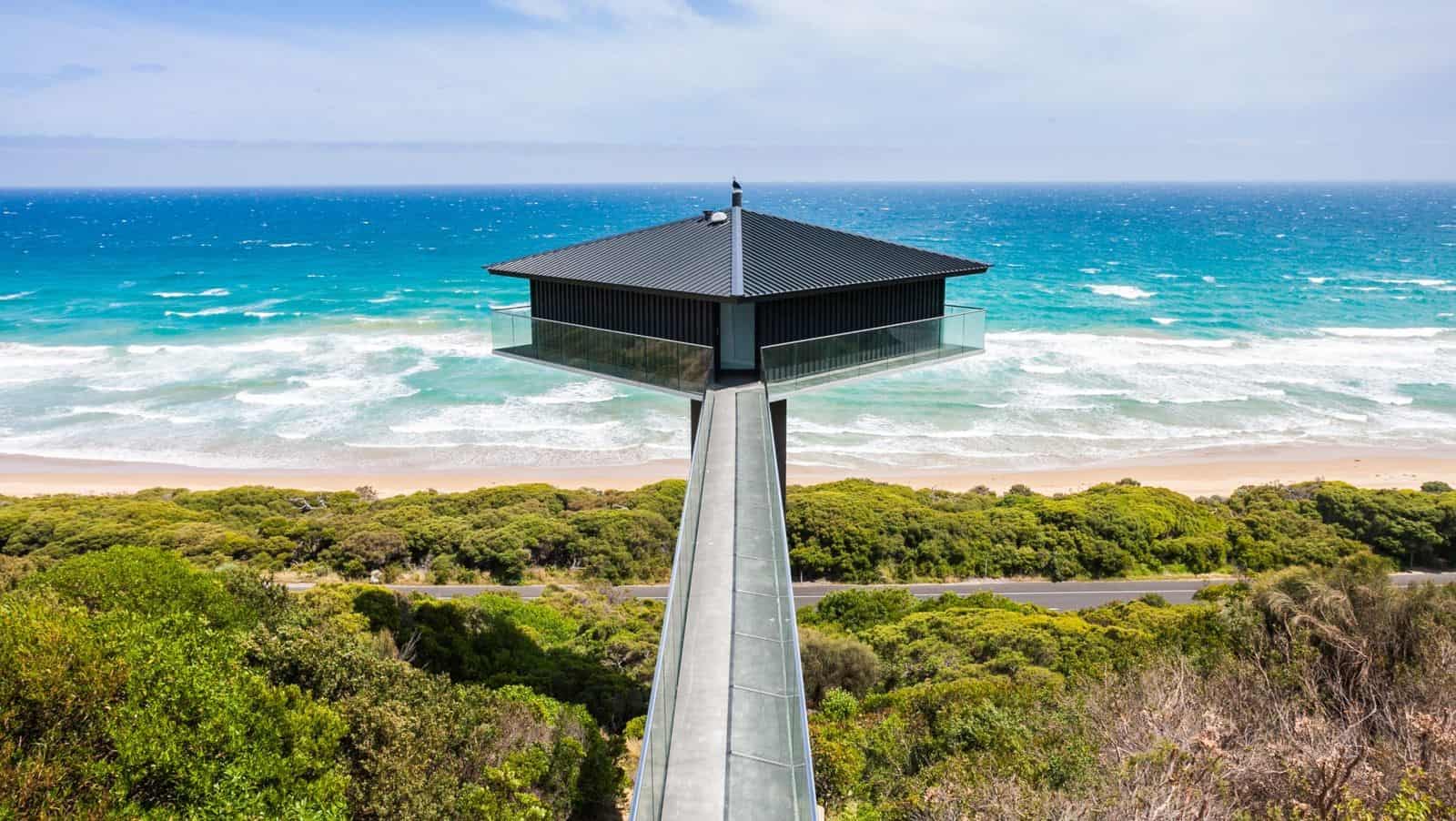 pole house