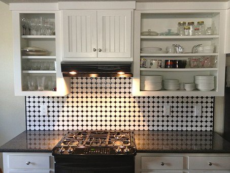 13_ginsburgconstruction-kitchen-3-330737__340 Utilize Vertical Interior Design Spaces