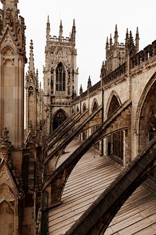 Flying buttresses