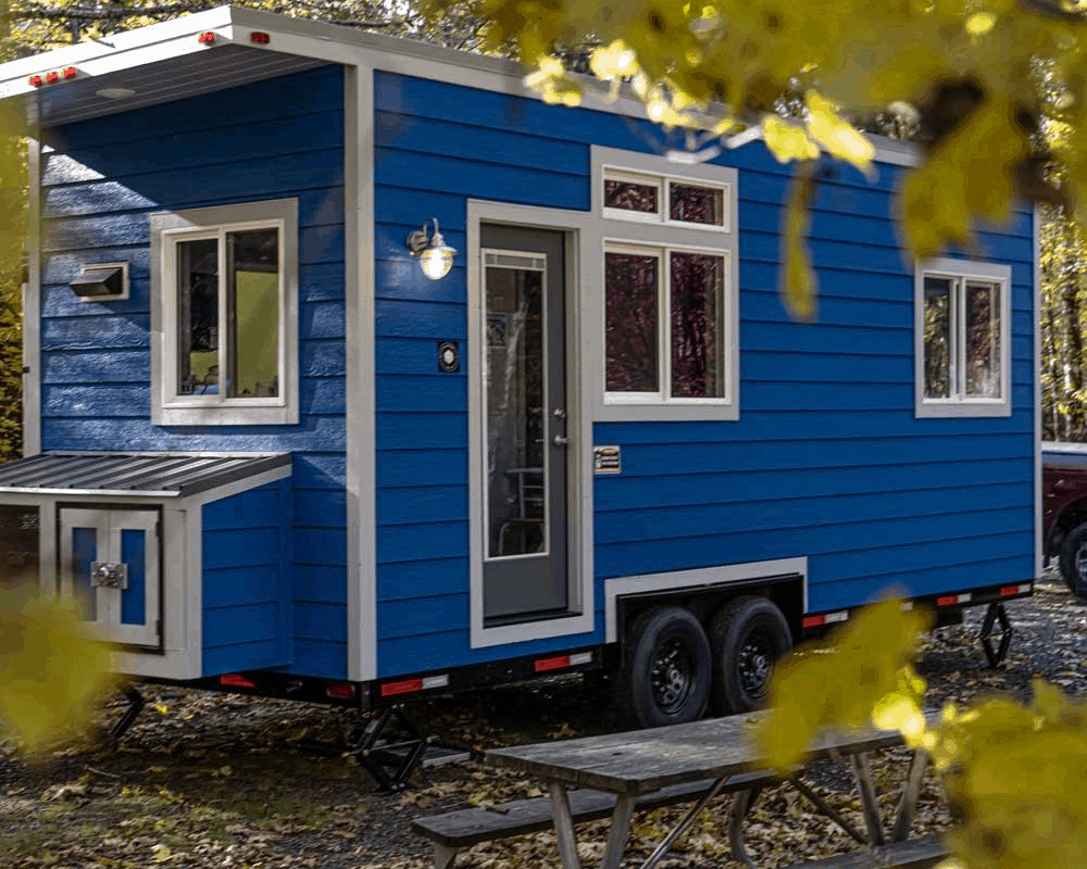 Tiiny Heirloom True Blue tiny house