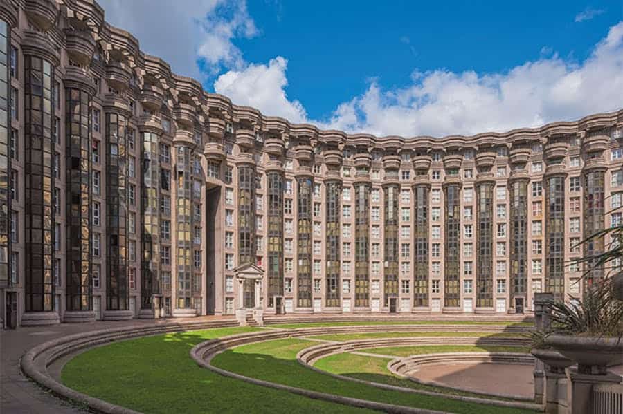 ‘theatre’ building in the Espaces d’Abraxas complex