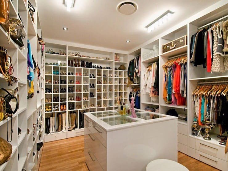 Built-in Open Shelves 