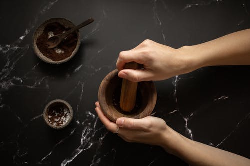 how to grind cinnamon sticks
