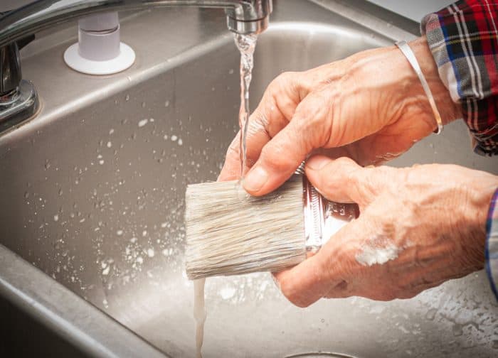 How to Clean Polyurethane Brush