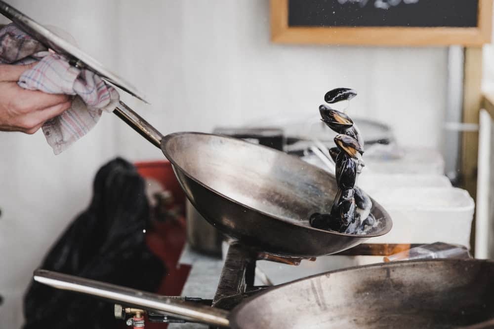 Best Wok for Gas Stove Cooking Surfaces and Buying Guide
