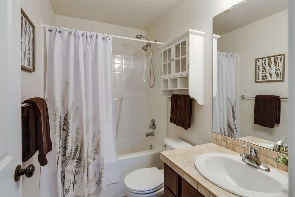 Best Shower Curtain Rod for Bathroom Safety and Privacy