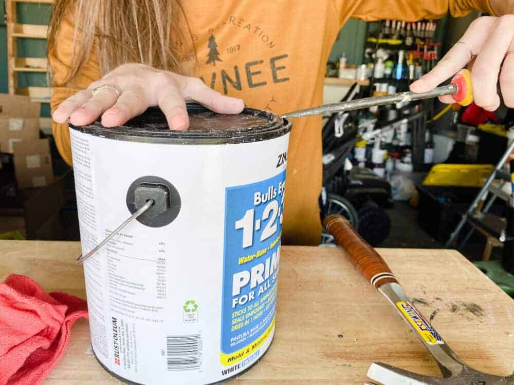 How to Open a Paint Can at Home With Daily-Use Tools