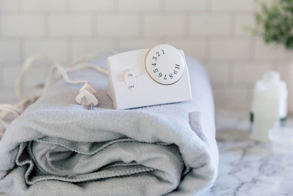 how to wash a heated blanket