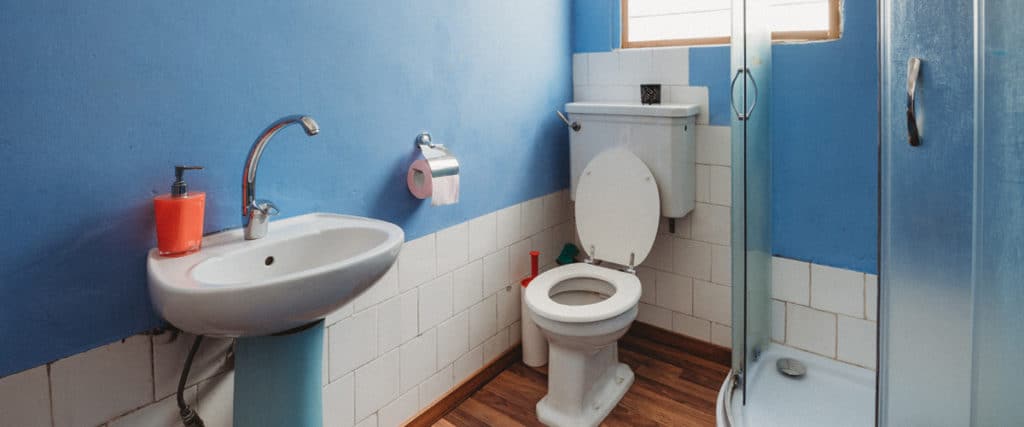 how to paint behind a toilet