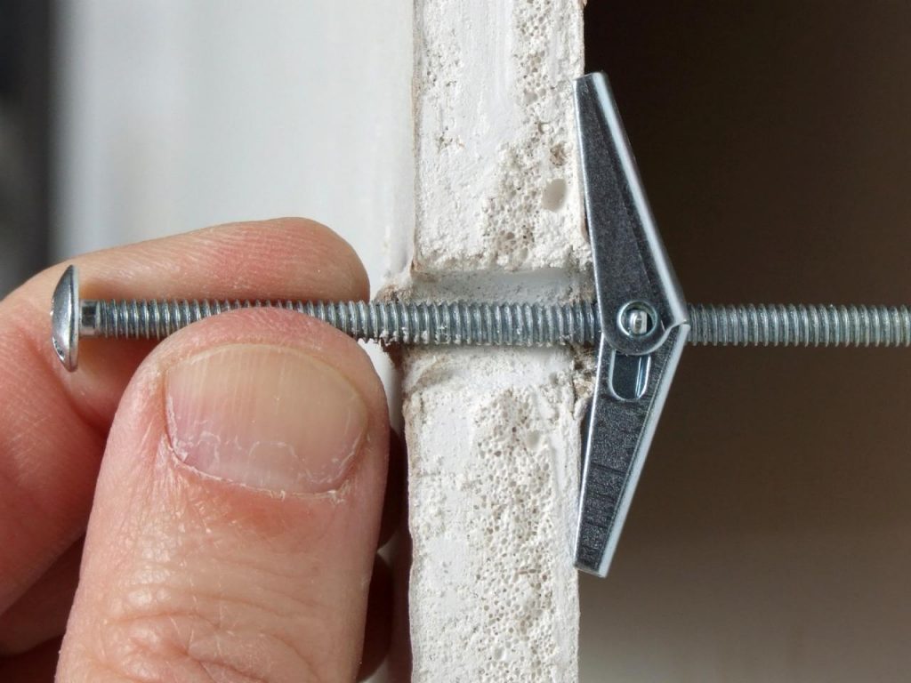 How To Mount A TV On The Wall Without Studs Securely - Archute