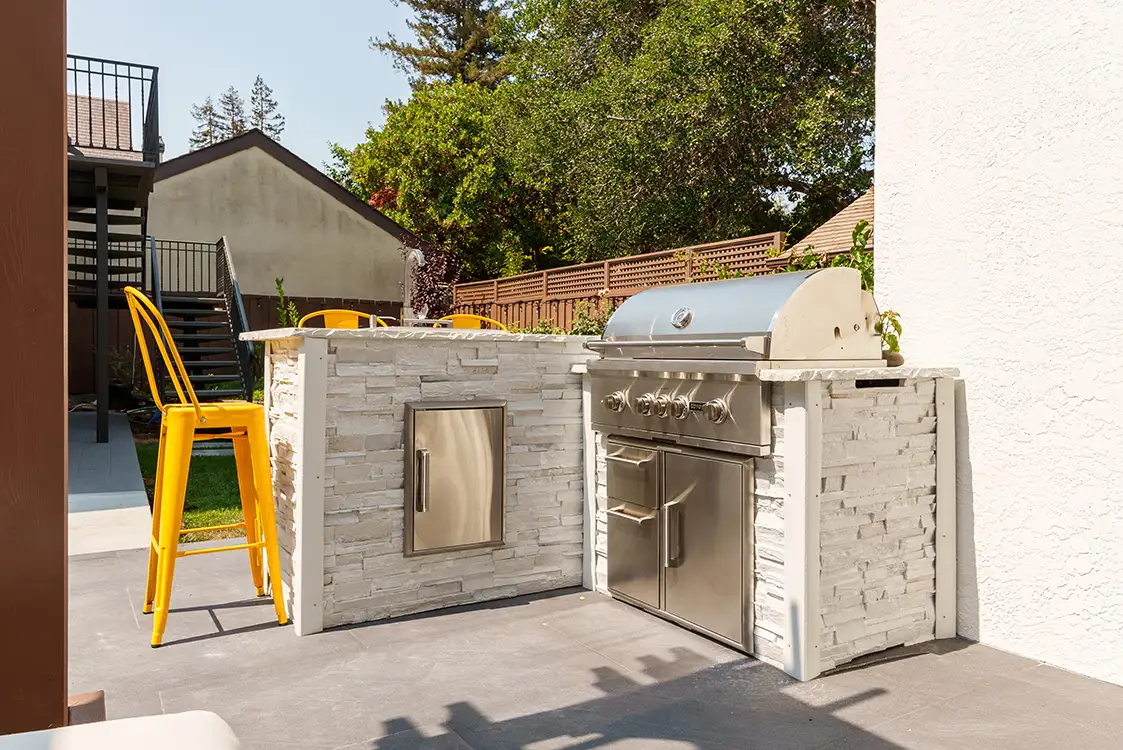 small outdoor kitchen ideas