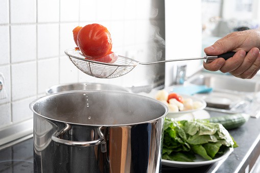 how to blanch tomatoes