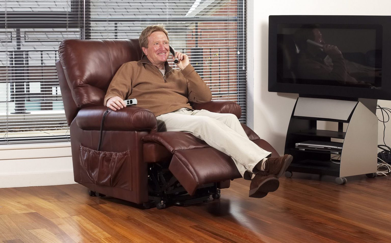 Best Wall Hugger Recliners to Sizzle your Compact Space Archute
