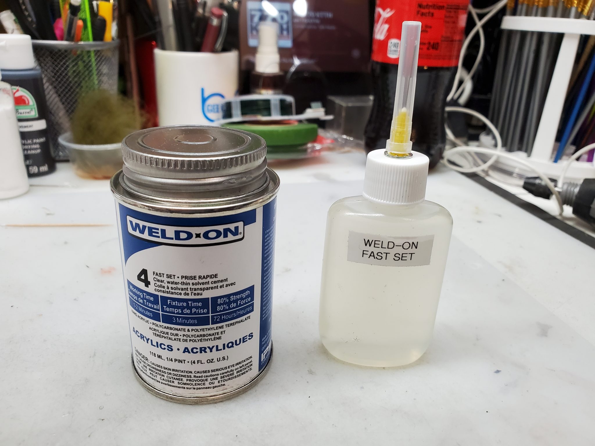 Best glue for plexiglass that will stay put archute