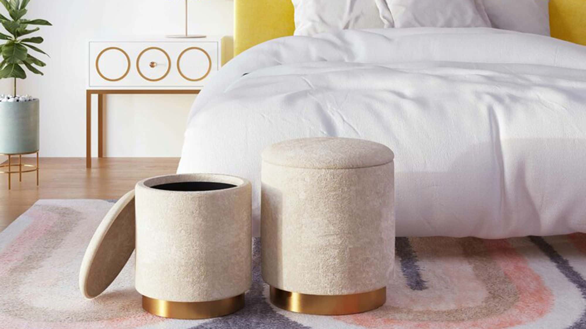 Minimalist bedroom furniture