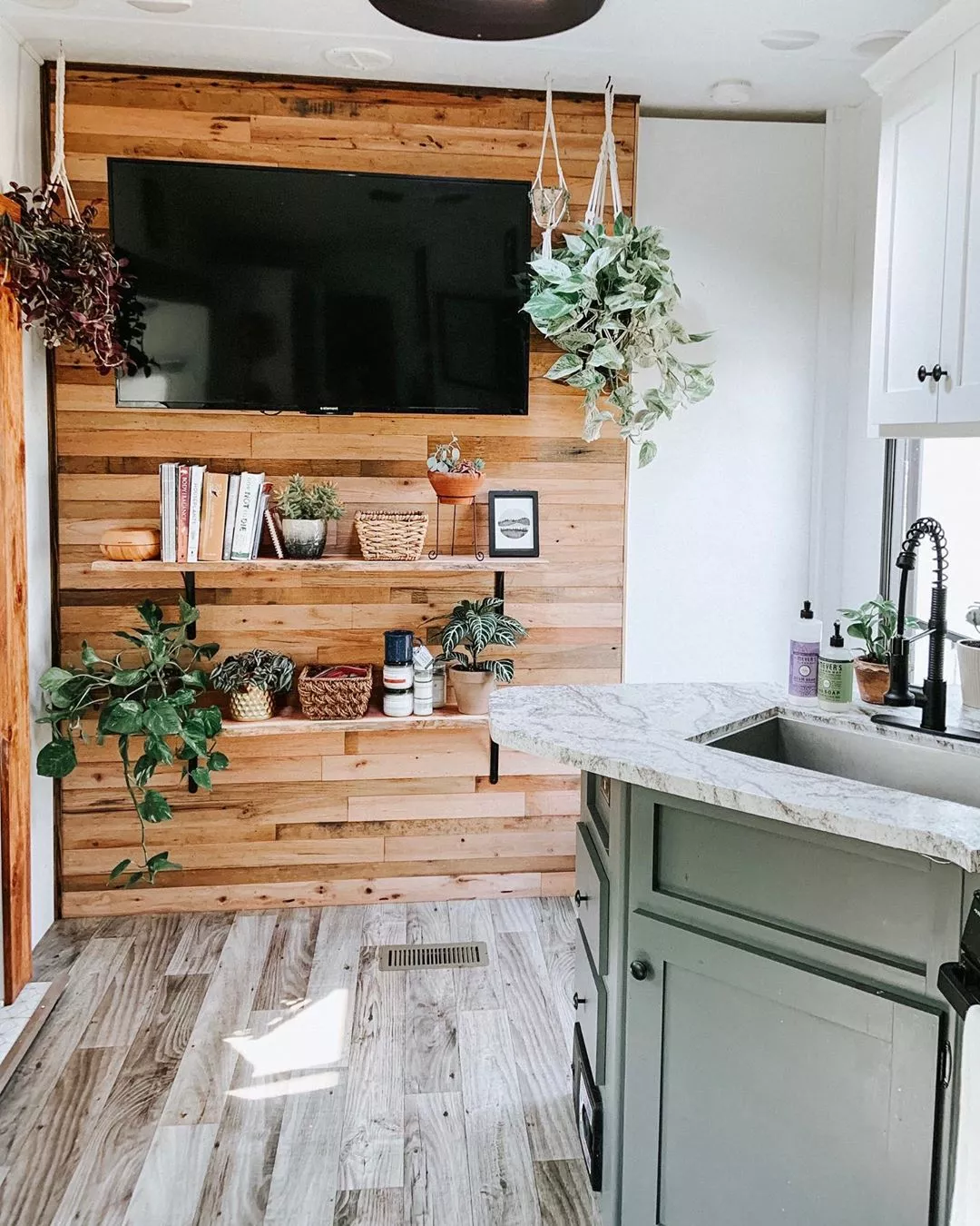 remodel a travel trailer